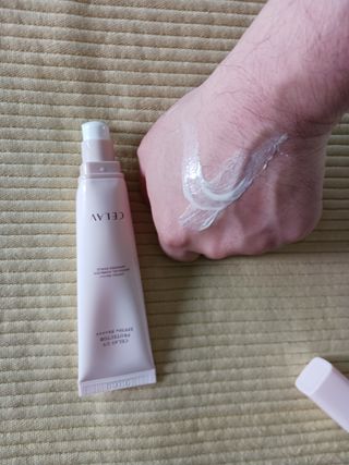 프리마인 선크림만 바꿨을 뿐인데 매일 물 2L챙겨먹고 기초케어 완벽하게 한 물빛피부 완성,셀라브UV프로텍터 — 5점을 준 리뷰어가 2023년 6월 올린 사용 사진