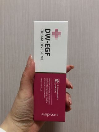 이지듀 DW-EGF 크림 다이브좀_콜라겐이 쏙쏙, 탄력피부로 다이빙 — 5점을 준 리뷰어가 2021년 2월 올린 사용 사진