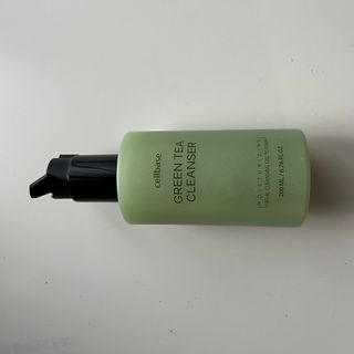 프리마인 메이크업과 들뜨는 각질까지 한방에 깐달걀로! 순하기까지한 셀베이스 그린티클렌저(200ml) — 5점을 준 리뷰어가 2023년 4월 올린 사용 사진