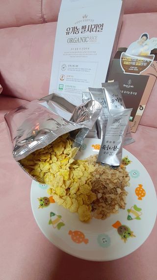 씨알푸드 유기농 쌀 시리얼 390g + 갓 구운 유기농 발아통곡물 150g — 5점을 준 리뷰어가 2022년 1월 올린 사용 사진