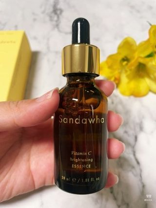 스킨큐어 산다화 비타민c 화이트닝 에센스 30ml — 5점을 준 리뷰어가 2023년 10월 올린 사용 사진