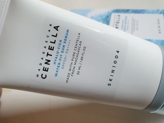 [스킨1004] 마다가스카르 센텔라 히알루-시카 워터핏 선세럼 50ml — 5점을 준 리뷰어가 2024년 5월 올린 사용 사진