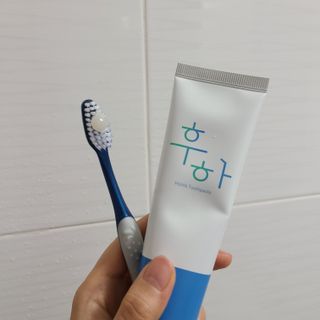 [심폐소생소] 무불소 임산부 천연 치약 — 5점을 준 리뷰어가 2021년 11월 올린 사용 사진