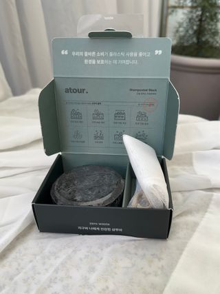 free [아토르] 9종 임상완료 아토르 다름 샴푸바_블랙  프리미엄 두피 케어 샴푸바 — 5점을 준 리뷰어가 2023년 11월 올린 사용 사진