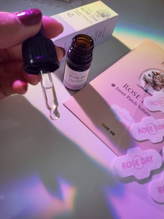 라라로즈데이 시즌2 천연 아로마오일 Y존 케어 속옷향수 이너퍼퓸 5ml  여성의 자존감을 UP시키자 — 5점을 준 리뷰어가 2021년 9월 올린 사용 사진