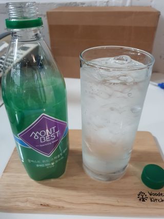 몽베스트 Montbest with Sparkling water Plain 20병 — 5점을 준 리뷰어가 2021년 11월 올린 사용 사진