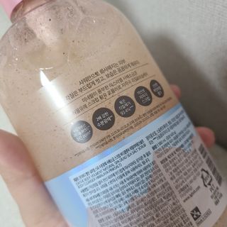 벨먼 내추럴스파 수분광채 스크럽 바디워시 600ml 5종 — 5점을 준 리뷰어가 2022년 5월 올린 사용 사진
