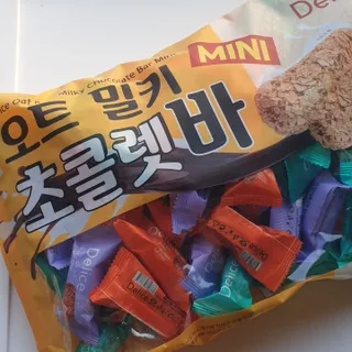 델리스 오트 밀키 초콜릿 바 — 5점을 준 리뷰어가 2022년 3월 올린 사용 사진