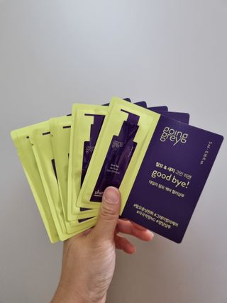 [고잉그레이]굿바이 헤어로스 컬러샴푸 트라이얼키트(5ml*5개) x3 (총 75ml) — 4점을 준 리뷰어가 2022년 10월 올린 사용 사진