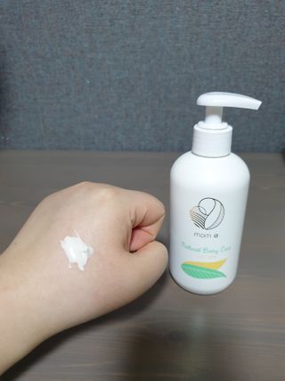 mom e 맘이 내추럴 베이비 케어 샴푸앤바스+로션 — 4점을 준 리뷰어가 2021년 1월 올린 사용 사진