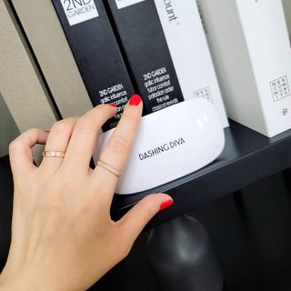 데싱디바 글레이즈 젤네일 크레이지 레드 가을 컬렉션_4종 중 택 1 — 5점을 준 리뷰어가 2021년 9월 올린 사용 사진