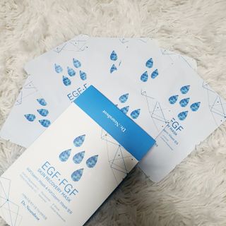 Dr.느루벗 느루벗 EGF FGF 스킨 리커버리 마스크 10장 — 5점을 준 리뷰어가 2021년 5월 올린 사용 사진