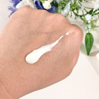 바노바기 코스메틱 바노바기 밀크씨슬 리페어 시카 선스크린 플러스 50ml — 5점을 준 리뷰어가 2023년 1월 올린 사용 사진