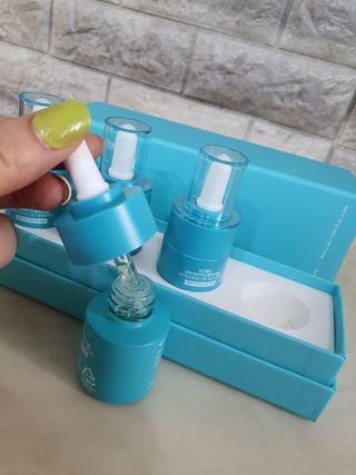 아로메르 리바이탈라이징 블루밍 앰플 10ml x 4ea — 5점을 준 리뷰어가 2021년 8월 올린 사용 사진