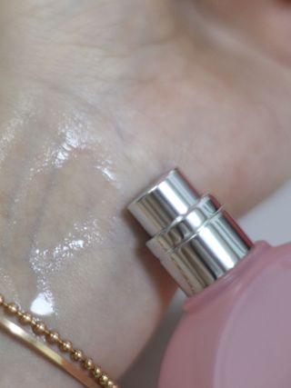 자연스러운 샴푸향이 나는 메블릭퍼퓸 케라 50ml +상큼달달한 라즈베리향이 나는 메블릭퍼퓸 라즈베리 50ml — 5점을 준 리뷰어가 2022년 9월 올린 사용 사진