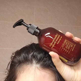 하이브리온 [쿠팡 구매평] 닥터초이스 시카엑소좀 판테놀 아미노산 탈모기능성 두피케어 모근강화 샴푸, 300ml, 1개 — 5점을 준 리뷰어가 2025년 3월 올린 사용 사진