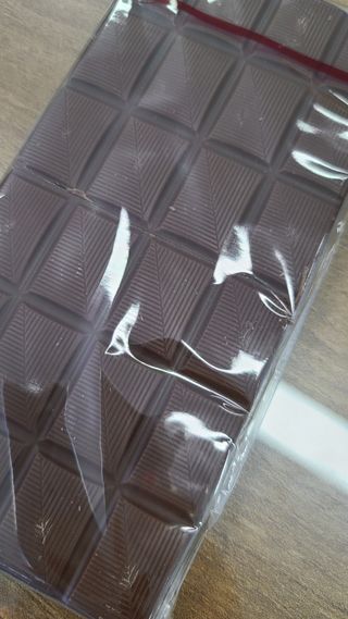 당류2g 자일리톨로 단맛을낸 슈카 퓨어비건 무설탕초콜릿 Xucker vegan 2개입 — 5점을 준 리뷰어가 2021년 4월 올린 사용 사진