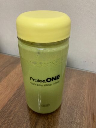 프로티원 단백질쉐이크 녹차맛 2주분 1통+보틀 — 5점을 준 리뷰어가 2021년 3월 올린 사용 사진