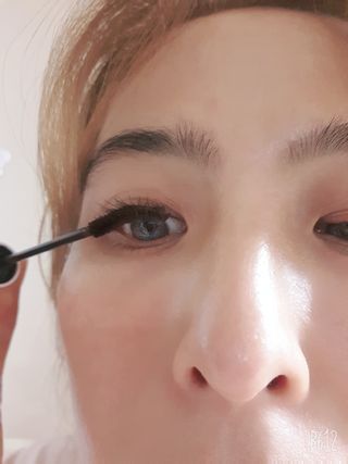 시모먼트 라이닝 컬 마스카라 — 4점을 준 리뷰어가 2022년 1월 올린 사용 사진