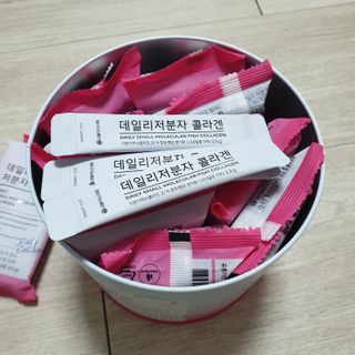 서울약사신협_데일리저분자콜라겐_2.5g x 100포 — 5점을 준 리뷰어가 2021년 5월 올린 사용 사진