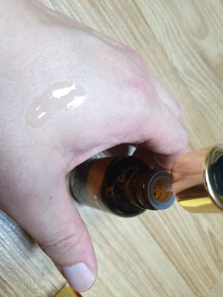 스킨큐어 산다화 비타민c 화이트닝 에센스 30ml — 5점을 준 리뷰어가 2023년 12월 올린 사용 사진