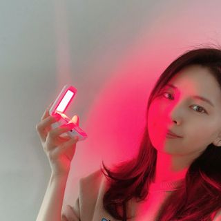LEDi:Y(레이디) 에임텍 LED 뷰티디바이스 Ledi-y 레이디 — 5점을 준 리뷰어가 2023년 2월 올린 사용 사진