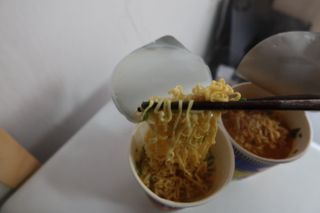 NISSIN 닛신 컵누들  4종 - 씨푸드오리지날, 씨푸드 스파이시, 씨푸드 커리, 씨푸드 XO소스 — 5점을 준 리뷰어가 2021년 12월 올린 사용 사진