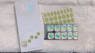 데싱디바 글레이즈 젤네일 별빛유리네일 6종_랜덤발송 — 5점을 준 리뷰어가 2021년 8월 올린 사용 사진