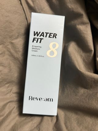 나우 [리브엠]피부 속부터 겹겹이, 촘촘하게! 워터핏8중 수분착붙 크림 — 5점을 준 리뷰어가 2025년 5월 올린 사용 사진