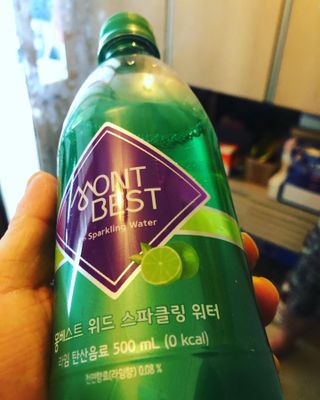 몽베스트 Montbest with Sparkling water Plain 20병 — 5점을 준 리뷰어가 2022년 6월 올린 사용 사진