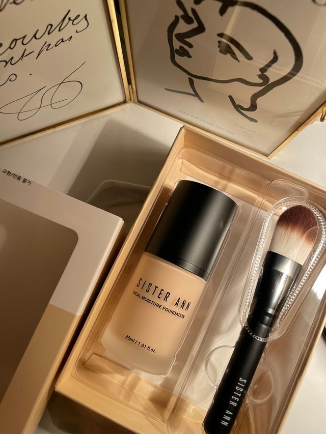 씨스터앤 리얼 모이스처 파운데이션 30ml+브러쉬 세트 리뷰 사진