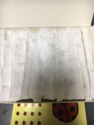 아임오 유기농 생리대 중형 + 그날 전 보라지유 100 20캡슐 + 아임오스티커 + 쿠폰북 — 5점을 준 리뷰어가 2021년 10월 올린 사용 사진