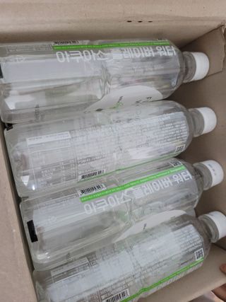 아쿠아스 플레이버워터 [아쿠아스] 제로칼로리 플레이버워터 복숭아/청포도 1BOX 20개입 — 5점을 준 리뷰어가 2021년 4월 올린 사용 사진