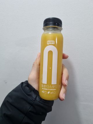 BLENDY'S 핑크 스무디+블론디 스무디 — 5점을 준 리뷰어가 2021년 12월 올린 사용 사진
