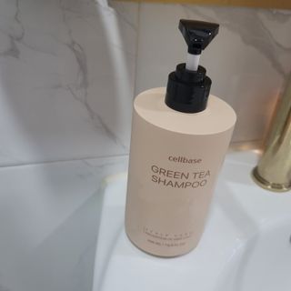 프리마인 더이상 뻣뻣하고 효과없는 탈모샴푸는 NO. 근본부터 케어하는 셀베이스 그린티샴푸(500ml) — 5점을 준 리뷰어가 2023년 1월 올린 사용 사진