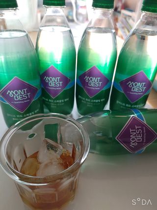 몽베스트 Montbest with Sparkling water Plain 20병 — 4.5점을 준 리뷰어가 2022년 6월 올린 사용 사진