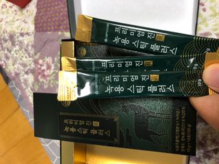 서울약사신협_프리미엄 진 녹용스틱 플러스10g x 30포 — 5점을 준 리뷰어가 2021년 7월 올린 사용 사진
