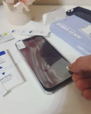 아클리브 Premium 항균 항바이러스 액정 보호필름(iPhone) — 5점을 준 리뷰어가 2022년 1월 올린 사용 사진