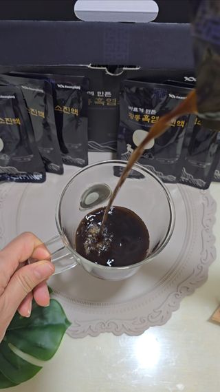 광동생활건강 MF [광동] 바르게 만든 광동 흑염소 진액 70ml * 30포 1박스 — 5점을 준 리뷰어가 2024년 5월 올린 사용 사진