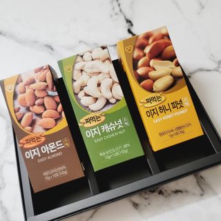 짜먹는 이지견과 짜먹는 이지아몬드, 짜먹는 이지허니피넛, 짜먹는 이지캐슈넛 각 10g X  10포 — 5점을 준 리뷰어가 2021년 4월 올린 사용 사진