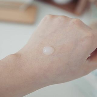클림 9월 28일, 출시 손 세정의 번거로움을 없앤 핸드크림 — 5점을 준 리뷰어가 2021년 1월 올린 사용 사진