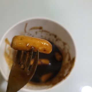 유비쿡 컵떡볶이 매운컵떡볶이2개/ 짜장컵떡볶이 2개  총 4개세트 — 5점을 준 리뷰어가 2021년 2월 올린 사용 사진