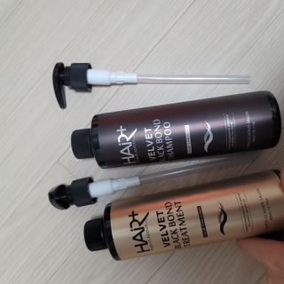 헤어플러스 블랙 컬러본드 샴푸 트리트먼트 300ml — 5점을 준 리뷰어가 2021년 5월 올린 사용 사진