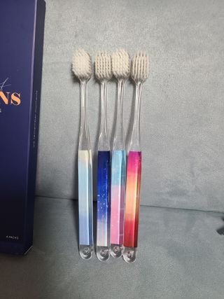 에브리모먼트 에브리 모먼트 칫솔 Every moment toothbrush — 4.5점을 준 리뷰어가 2022년 3월 올린 사용 사진
