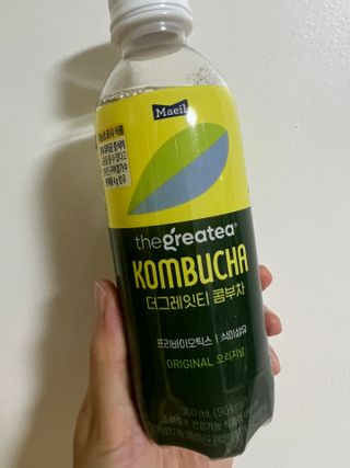 더그레잇티 콤부차 300ml *12개입 (오리지널 6개+베리리치 6개) — 4.5점을 준 리뷰어가 2022년 7월 올린 사용 사진