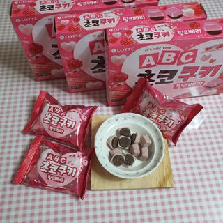 롯데제과 ABC초코쿠키 핑크베리 — 5점을 준 리뷰어가 2021년 2월 올린 사용 사진