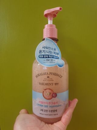 벨먼 내추럴스파 수분광채 스크럽 바디워시 600ml 5종 — 5점을 준 리뷰어가 2022년 5월 올린 사용 사진