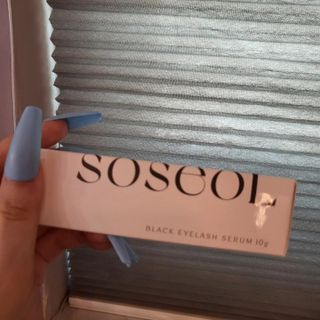 더소설 소설 블랙아이래쉬 세럼 10g(SOSEOL BLACK EYELASH SERUM 10g) — 5점을 준 리뷰어가 2023년 6월 올린 사용 사진