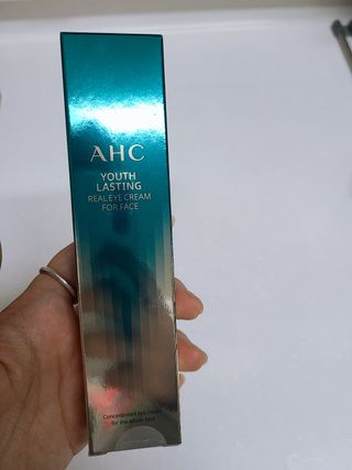 [NEW 탄력유턴 아이크림] AHC 유스 래스팅 리얼 아이크림 포 페이스 — 5점을 준 리뷰어가 2021년 1월 올린 사용 사진