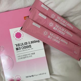 주식회사 얼굴반쪽 [얼굴반쪽 가르시니아 2,800mg] x 14포 1주 젤리 다이어트 보조제 체지방감소 — 5점을 준 리뷰어가 2021년 11월 올린 사용 사진